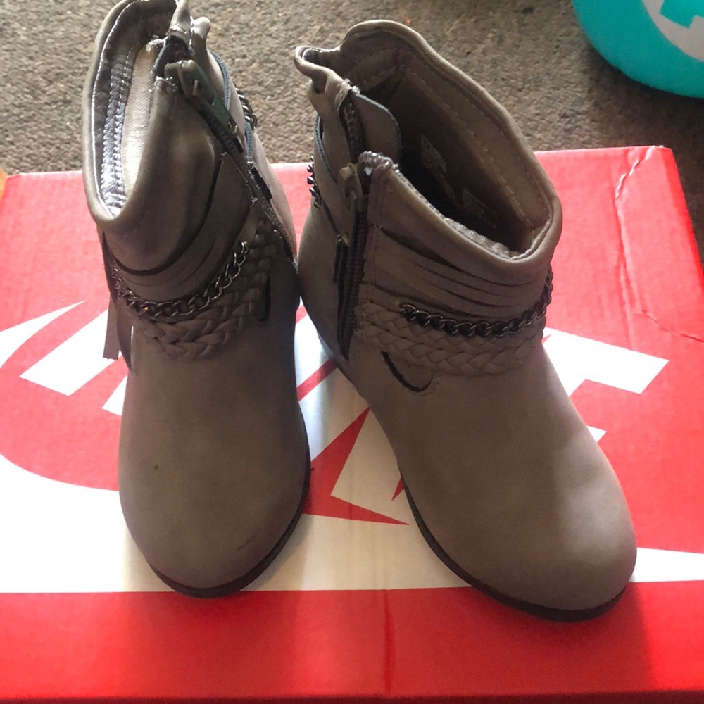Kids shoes